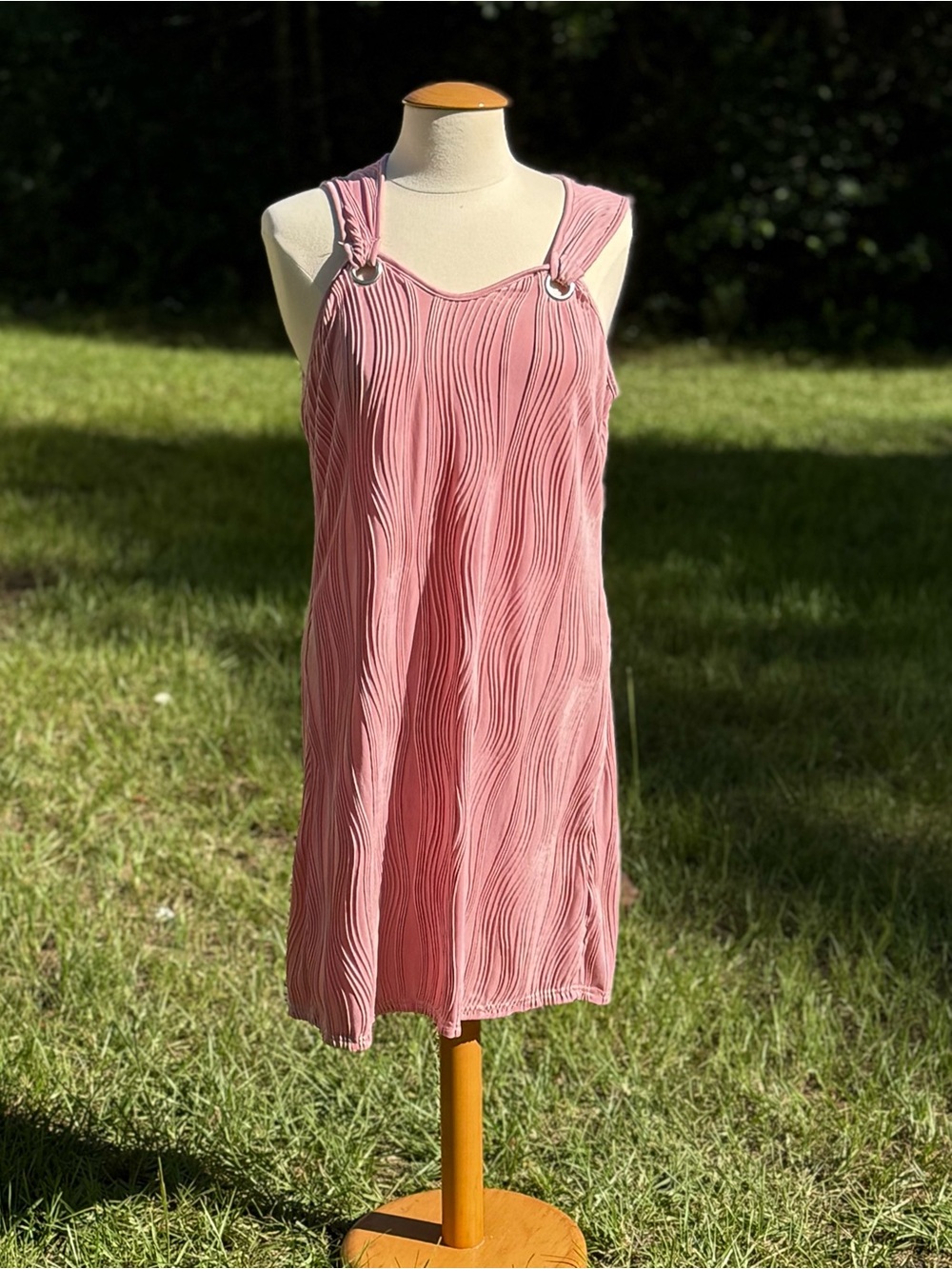 NWOT Sleeveless Textured Pink Shift Dress Size L (CDR0003)